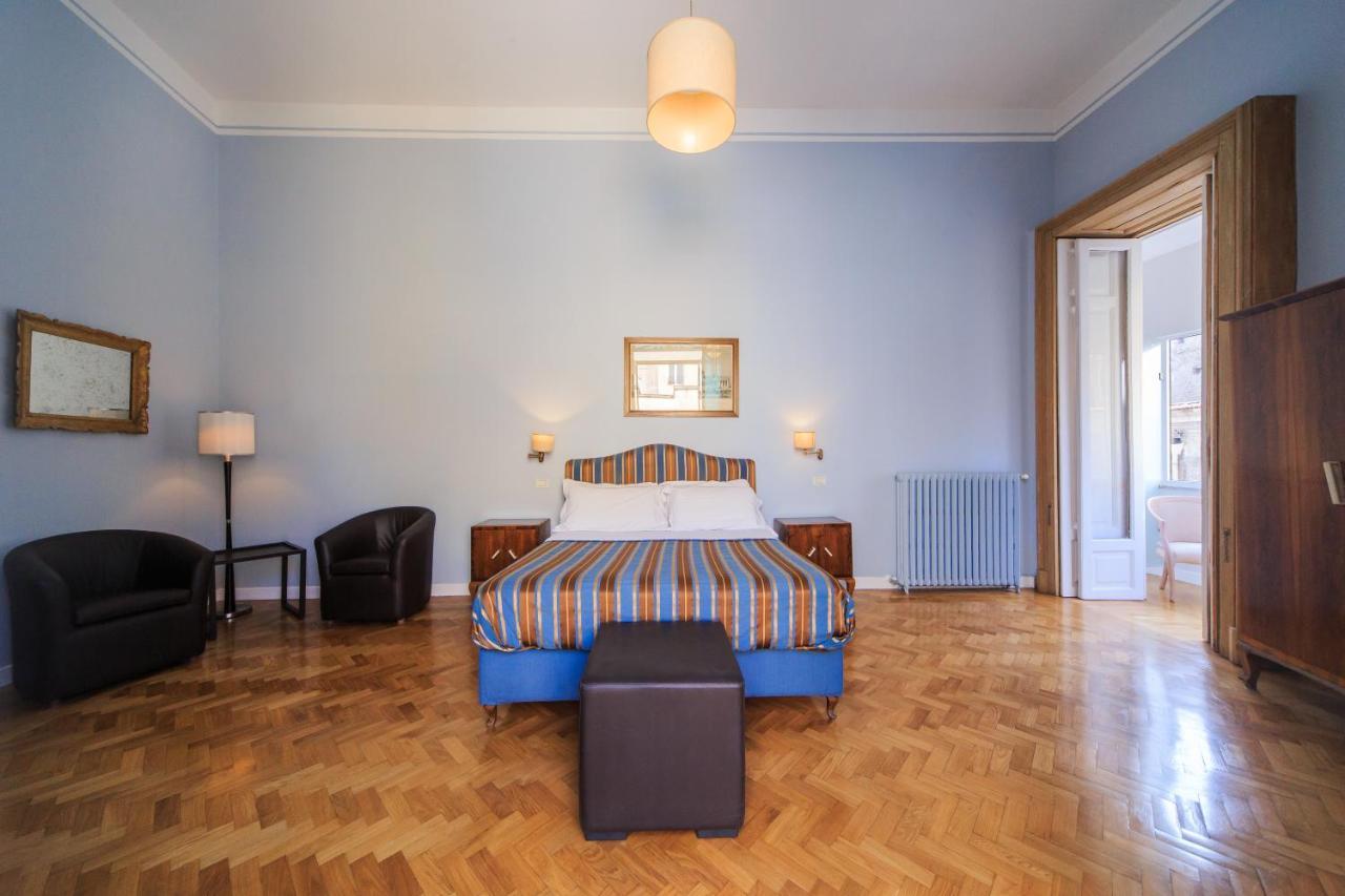 スパッカナポリ コンフォート スイーツ Bed & Breakfast エクステリア 写真