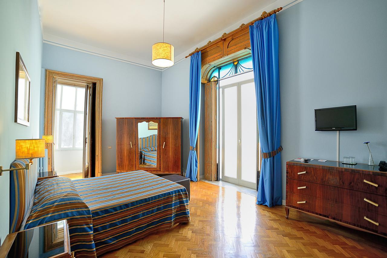 スパッカナポリ コンフォート スイーツ Bed & Breakfast エクステリア 写真